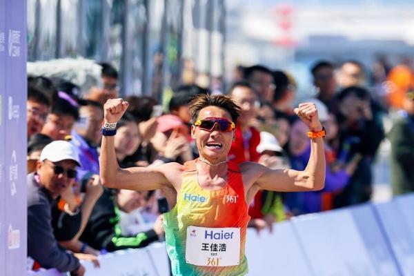 包揽多项冠军：361°燃爆2026青岛马拉松 