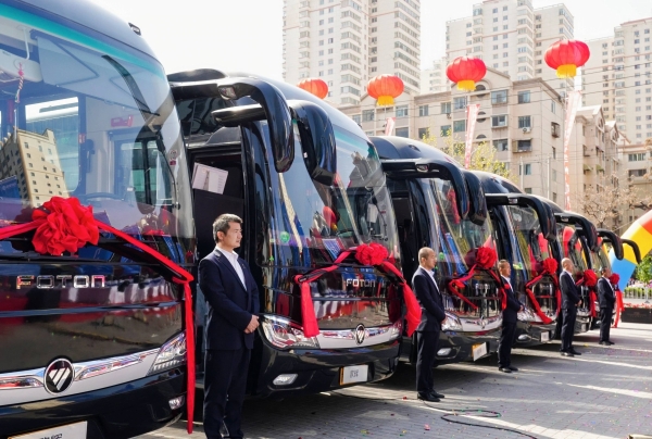 客浪兰州 品味城关|北汽福田欧辉交付兰州雄狮旅游“黑武士”定制大巴重磅启航 