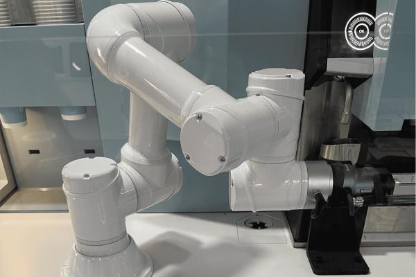 全球首发：第七代机器人咖啡馆COFE+官宣 