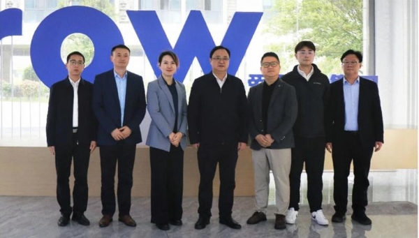 芜湖市湾沚区区委副书记、区长马荣率队走访芜湖爱果乐智能科技有限公司 