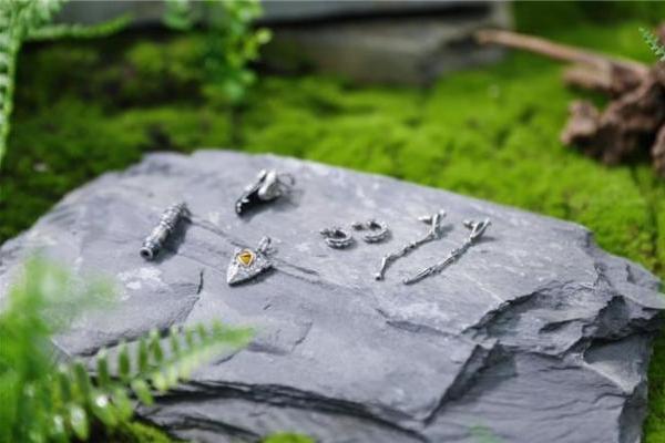 “老凤祥侏罗纪世界快闪” 现场！老凤祥侏罗纪世界联名首发 