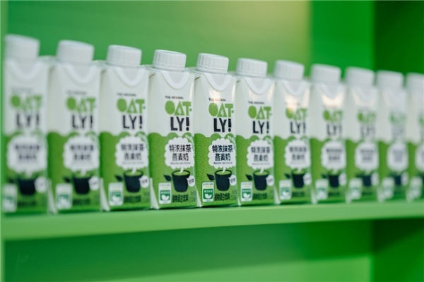 抹茶风潮持续升温，OATLY上新特浓抹茶燕麦奶 