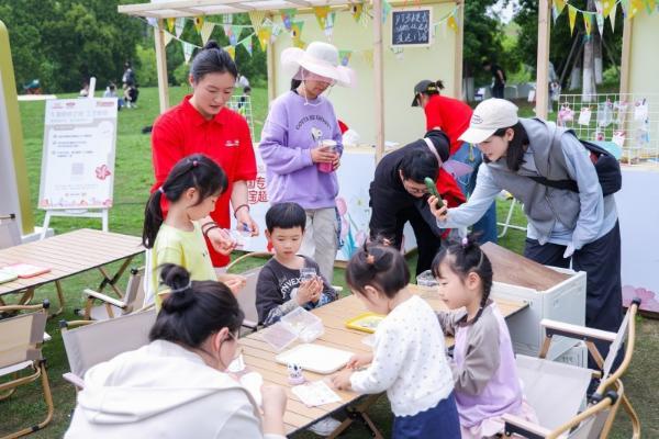 金领冠“新鲜守护”春日特别行动全记录：用28天鲜活，托举每一种成长可能 
