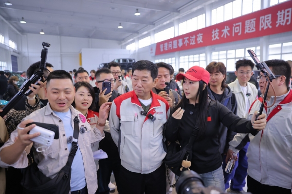 魏建军喊话“油耗多少就是多少” 长城欧拉5混动版重庆实测 