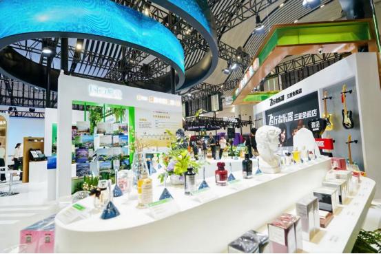 国药国际亮相消博会：丰富“健康+免税”生态 打造沉浸式健康生活体验  