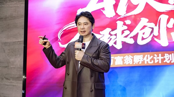 万百万博士率领盗龄医生大军不断创造新的奇迹，为人民福祉书写最新最美的华章 