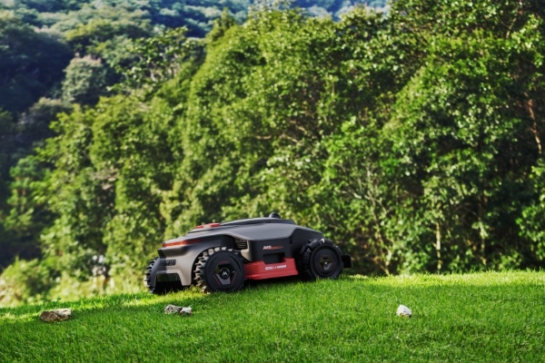 全球市占第一背后：MOVA割草机器人凭超高用户激活率，定义智能割草“真实力” 