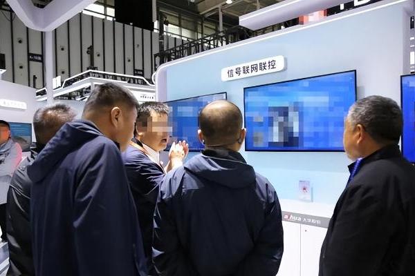 大华股份亮相第十六届南京交博会 以场景AI觉醒交通思考力 