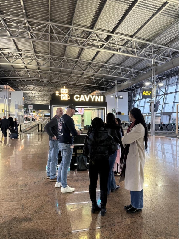 破记录：全能冠军咖啡机器人COFE+畅销65国，登顶全球 