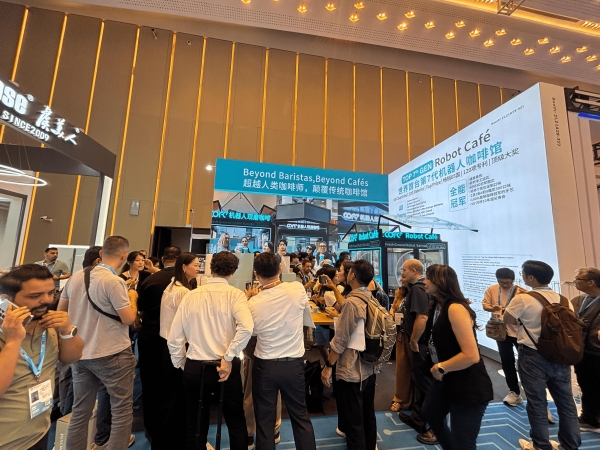 破记录：全能冠军咖啡机器人COFE+畅销65国，登顶全球 