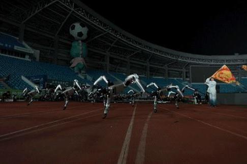 苏超开幕，魔法原子完成行业最大规模群控表演 