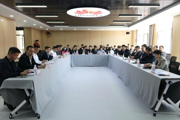 智汇北经·赋能未来 — — 2026北京经济技术职业学院人工智能应用与发展论坛成功举办 