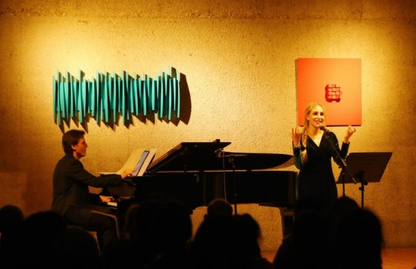 I-STARIS国际集团总裁吉古依卓女士鼎力支持意大利歌剧艺术家瓦伦蒂娜 