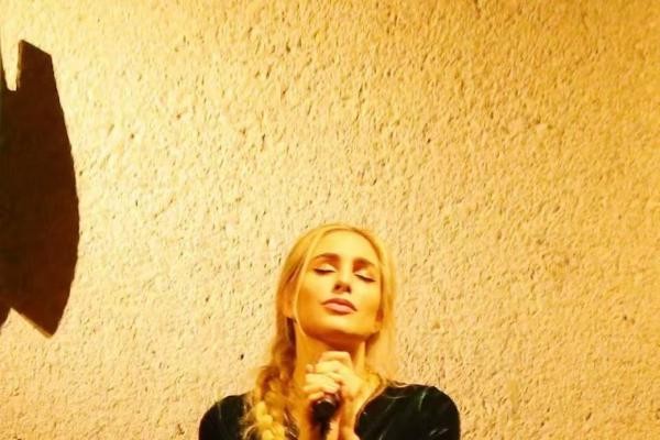 I-STARIS国际集团总裁吉古依卓女士鼎力支持意大利歌剧艺术家瓦伦蒂娜 