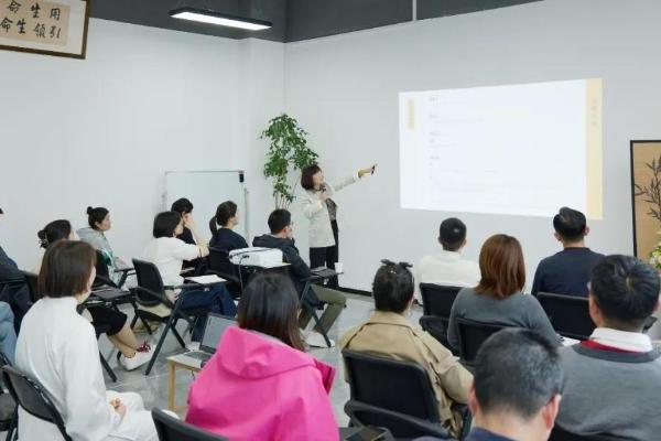 同学·同行丨羊爸爸与西南财大西部商学院同学共赴一场顺时养生之约 