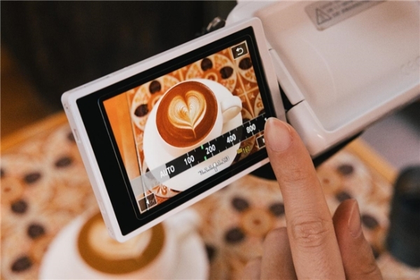 佳能EOS R50：颜值与实力并存，承包你的美好瞬间  