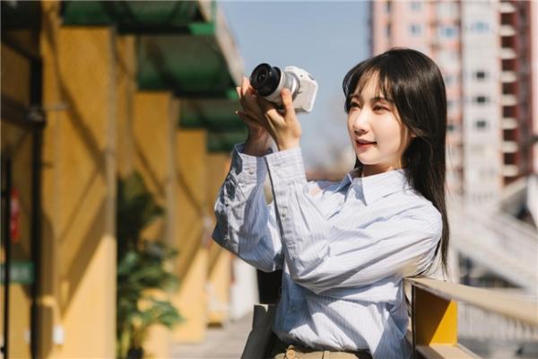 佳能EOS R50：颜值与实力并存，承包你的美好瞬间  