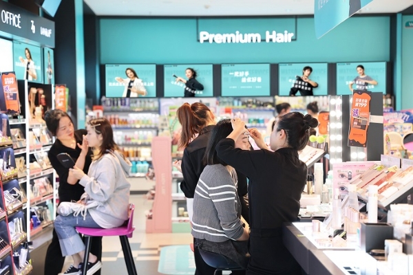 今年改造 1500 家门店，屈臣氏深耕高价值零售体验 