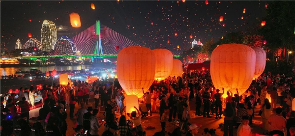 抖音生活服务“有花就开水友赛”4月13日落地西双版纳，泼天祝福等你来接 