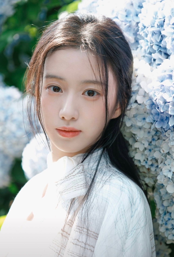 与其用AI替代演员，不如大胆启用新人 