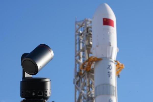 国产AI影像设备致敬七秩问天路——寻影 Tail 2 首拍火箭发射，见证中国航天高光时刻 