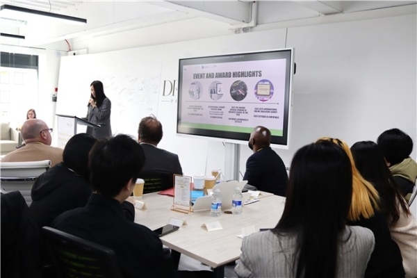 不代写、不套模板：多博学留学辅导用定制教学引导学生成功 