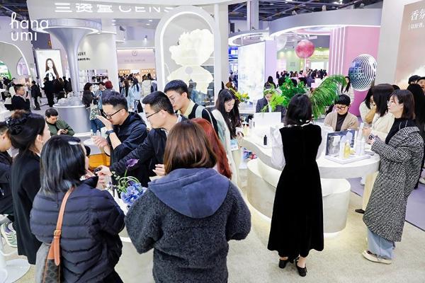 深耕以油养肤 花近荣获年度臻选品牌 