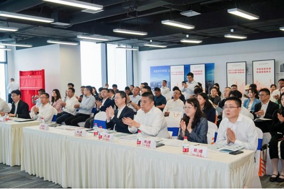 首创纾困新平台，深圳房协角色蜕变引领治理创新 