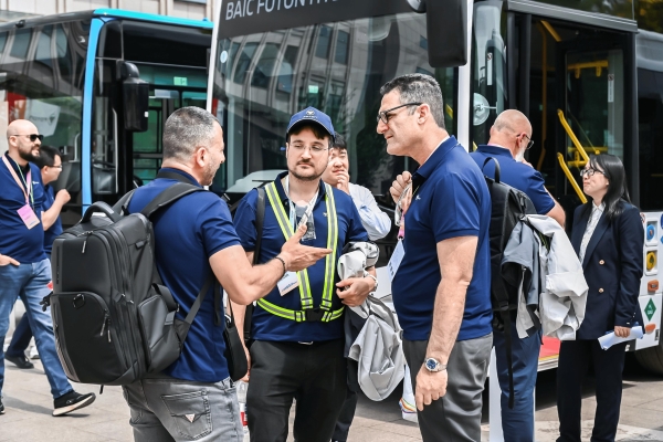 智行无界 通达全球！福田欧辉客车成为全球品牌日焦点 向世界展示中国智造魅力 