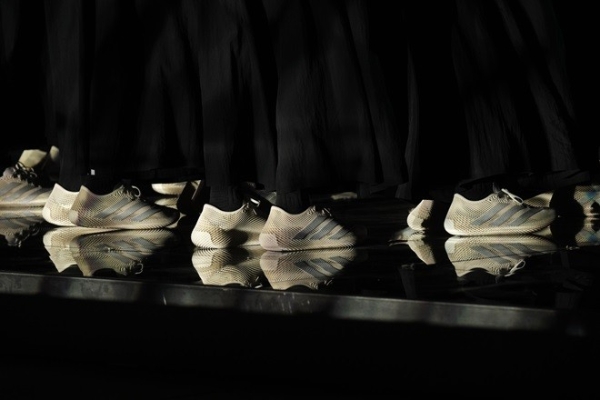 阿迪达斯全球创新发布会：「CLIMACOOL 未来美术馆」亮相上海 