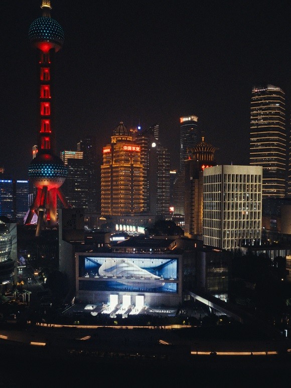 阿迪达斯全球创新发布会：「CLIMACOOL 未来美术馆」亮相上海 