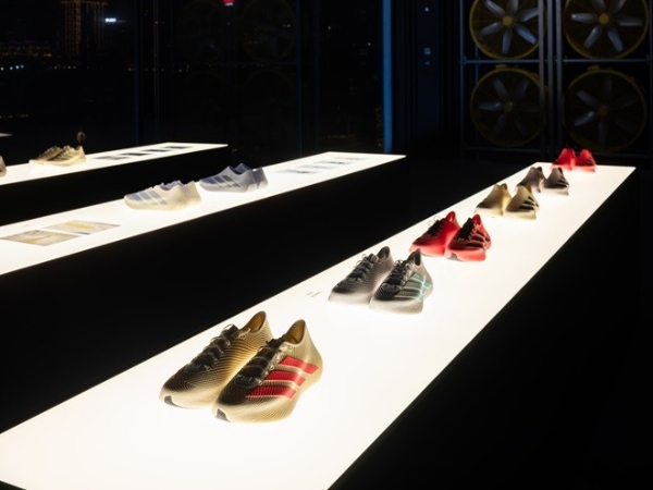 阿迪达斯全球创新发布会：「CLIMACOOL 未来美术馆」亮相上海 