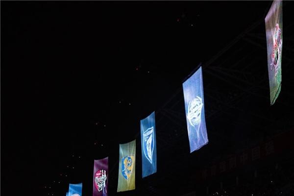 MOVA驭风者苏超刷新世界纪录，低空显示商业化迈入“屏显时代”里程碑 