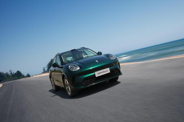 热爱不能溢价！长城欧拉5限定版纯电版建议零售价13.38万元，侯明昊保定亲手交付 