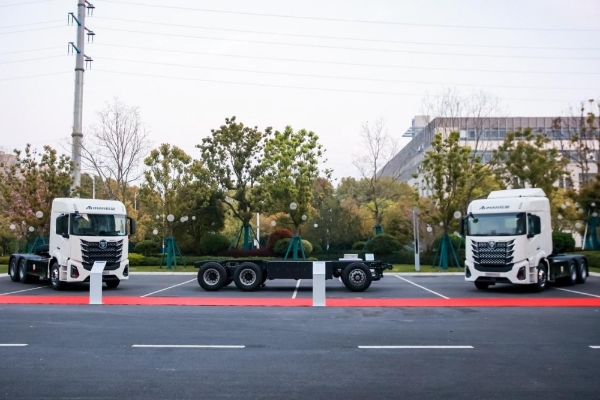 84 台交付客户！欧曼银河新能源重卡 推动长三角物流绿色化进程 