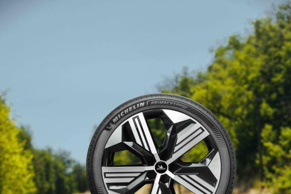米其林浩悦5E与竞驰5E全新上市， 以技术创新定义绿色出行范式 