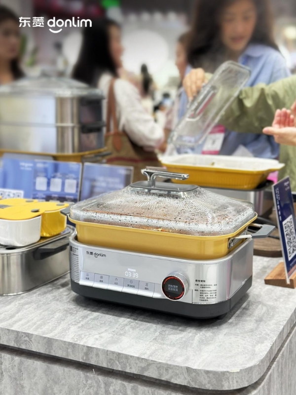 东菱高压植物奶机升级亮相深圳礼品展，高压乳化科技引爆现场试饮热潮