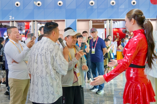 融合文化与科技体验，春光食品以全新姿态亮相消博会 