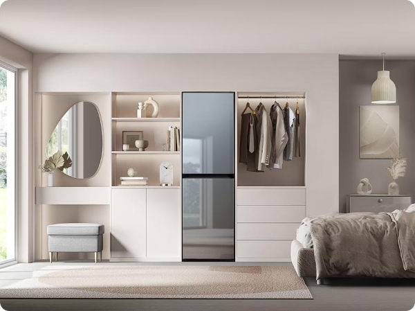 三星AI神 黑钻衣物护理机：智慧护衣 简约高雅 让精致生活触手可及 