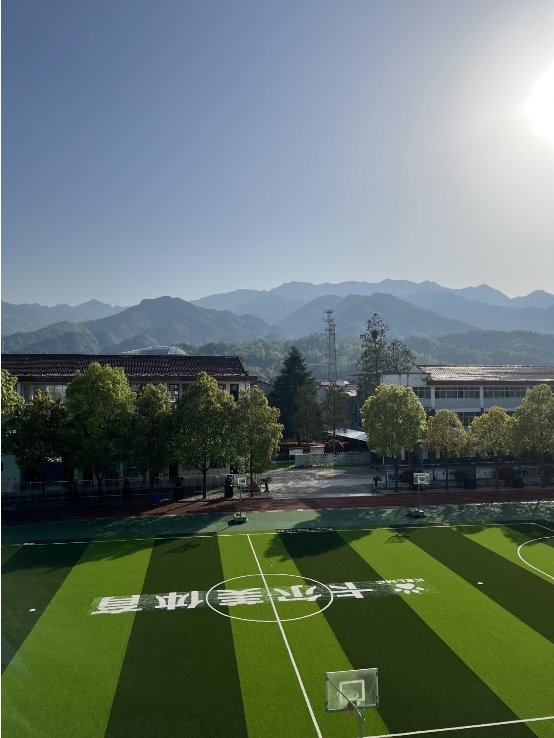 赵丽娜“星球计划”走进陕西汉阴，双乳镇中心小学公益球场 正式揭牌 