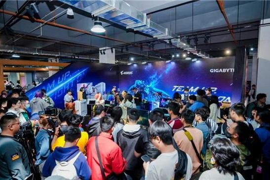 技嘉惊艳亮相2026西南国际模型电玩展 硬核MOD主机与X3D电竞装备引爆全场 