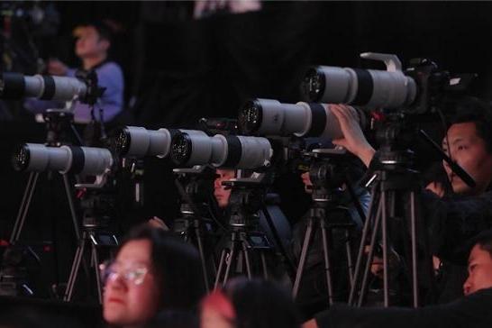 佳能CINEMA EOS系统为《声生不息·华流季》多机位实践赋能 