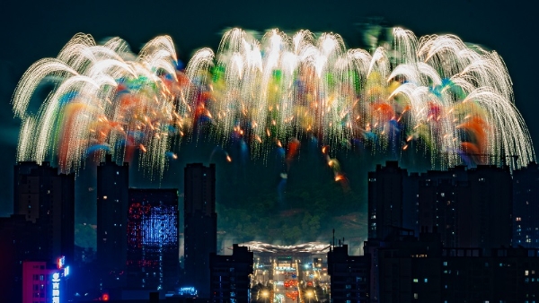 从一场焰火到一场庆典：看梦洁70周年的“坚守”与“焕新” 