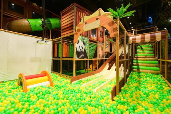 ​重庆FV佛罗伦萨小镇“亲子活力运动会”启幕， 以娱购体验践行儿童友好理念 