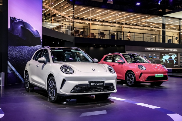 长城欧拉5混动版/燃油版北京车展上市，建议零售价7.98万起/限时换新价6.98万元起 