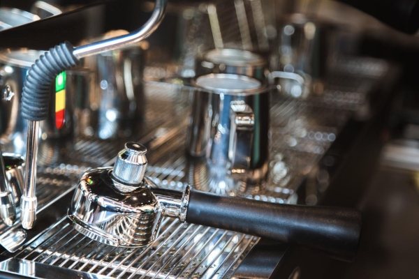 从“珠海王”到湾区品牌：甘杯奶茶19家门店新签，老牌茶饮的长期主义交出答卷 