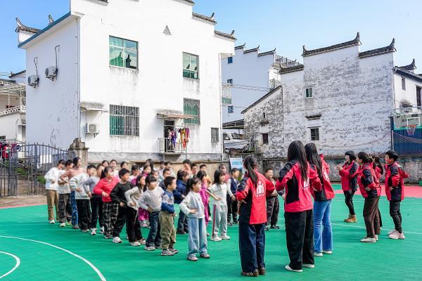 从城市到田野，NatureMade天维美携“多维软糖”关注儿童营养均衡 