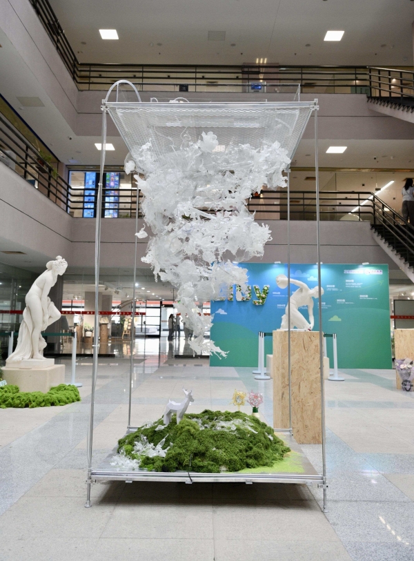 携手广美师生，这家广东日化企业以艺术之力共创绿色未来 