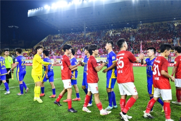 牵手2026粤超联赛，健力宝以四十载体育坚守助力南粤绿茵 