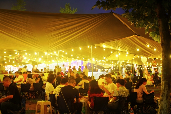 户外经济持续升温，章叔叔城市精英打造重庆户外餐饮服务新范式 